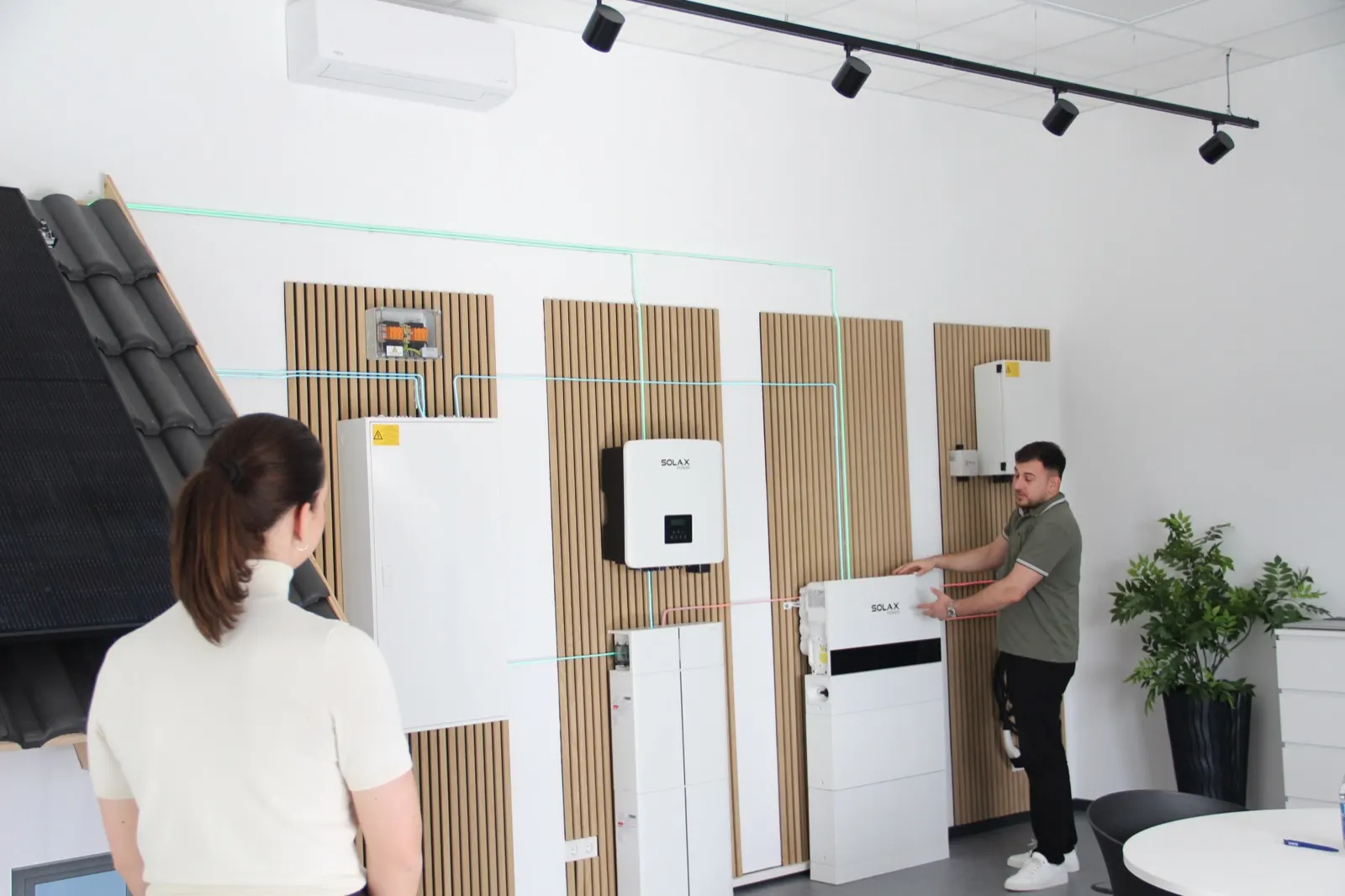 Moderner Batteriespeicher für Photovoltaikanlagen von ehoch7